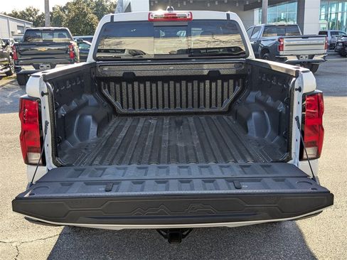 Certified 2024 Chevrolet Colorado LT w/ LT Convenience Package image 5