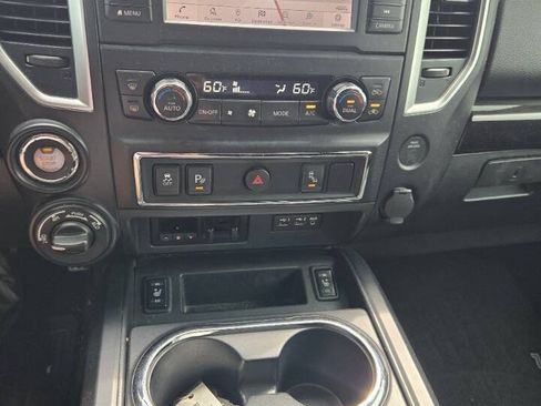 Used 2019 Nissan Titan SV w/ SV Convenience Package AWD/4WD image 27