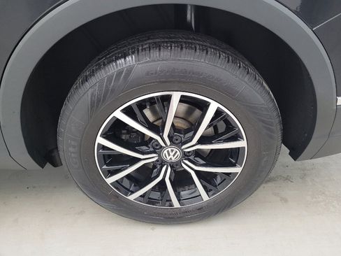 Used 2021 Volkswagen Tiguan SEL AWD/4WD image 31