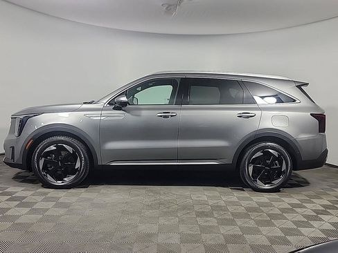 Certified 2025 Kia Sorento SX Prestige AWD/4WD image 11