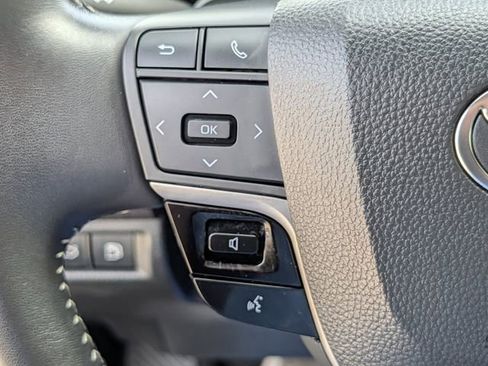 Used 2025 Toyota Camry SE image 22