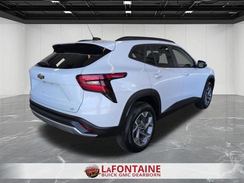 Used 2025 Chevrolet Trax LT FWD image 5