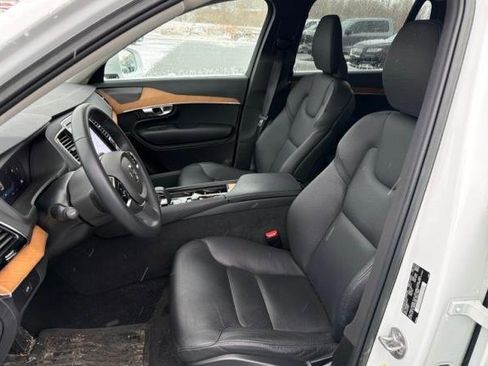 Used 2023 Volvo XC90 B6 Plus w/ Protection Package Premier image 5
