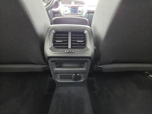 Used 2024 Volkswagen Tiguan S image 34