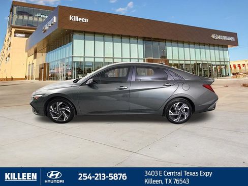 Used 2025 Hyundai Elantra Sport FWD image 5