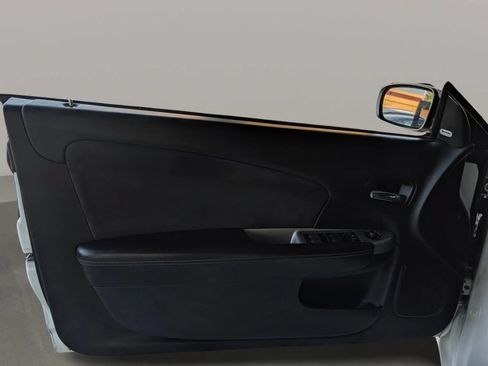 Used 2012 Chrysler 200 S FWD image 25