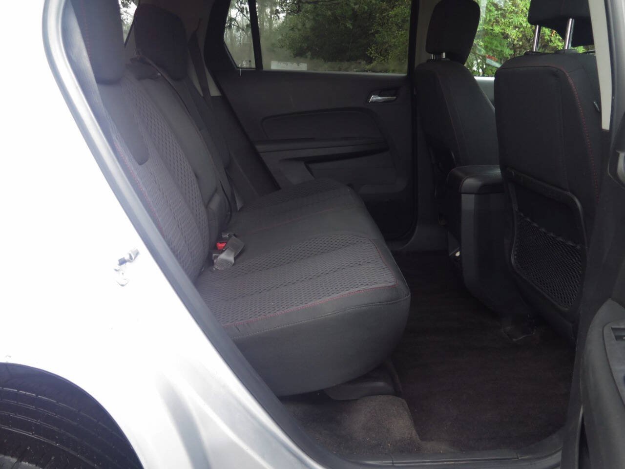 Used 2010 GMC Terrain SLE FWD image 31