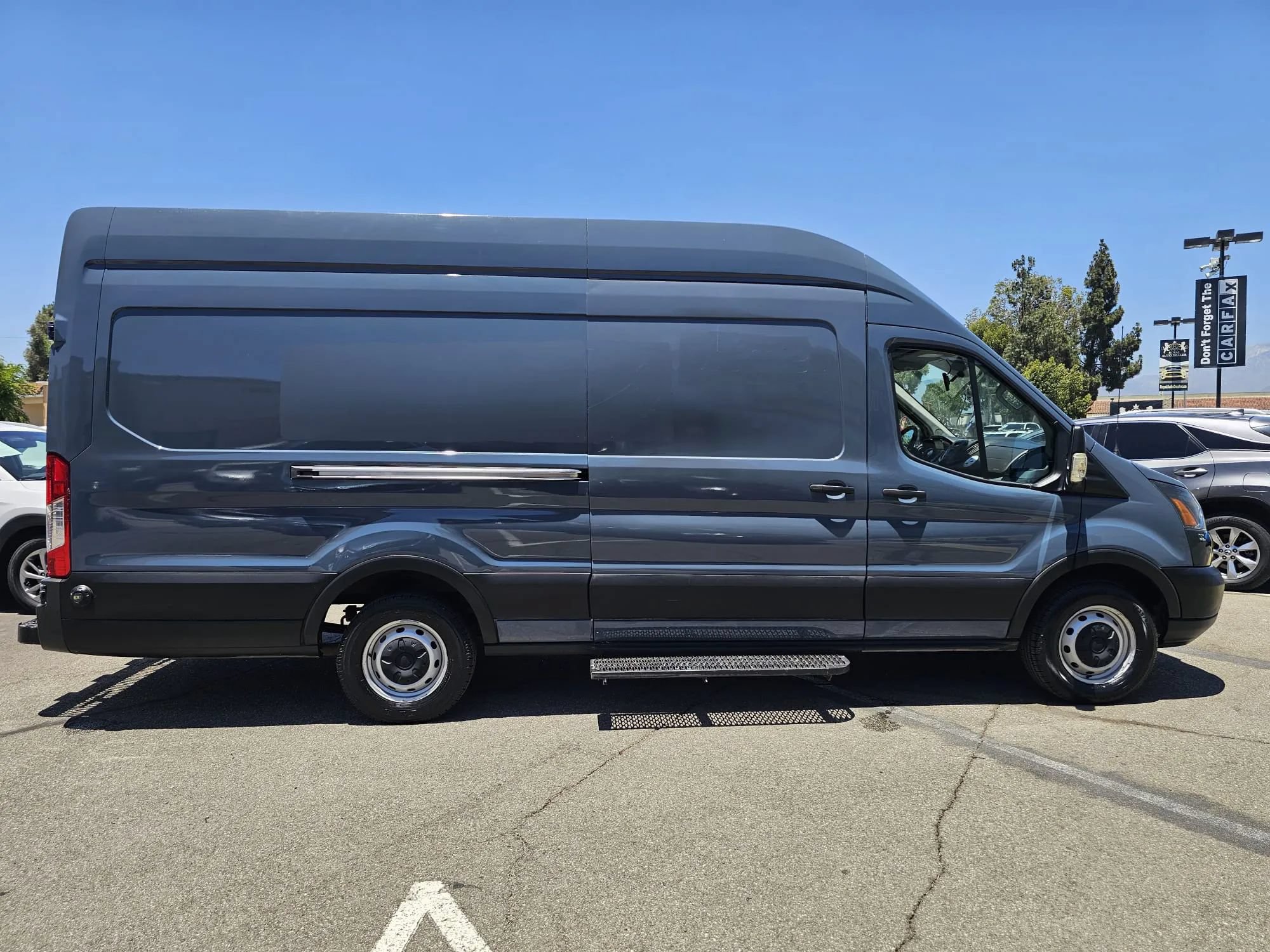 Used 2019 Ford Transit 250 148 High Roof Extended RWD image 4