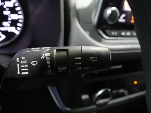 Used 2022 Nissan Rogue S image 37