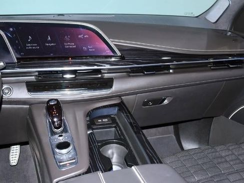 Used 2023 Cadillac Escalade V image 22