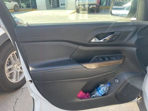 Used 2020 GMC Acadia SLE w/ Driver Convenience Package image 11