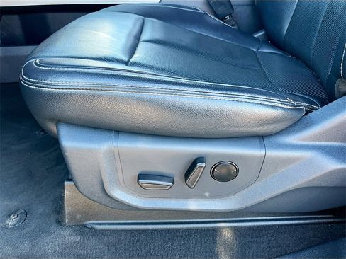 Used 2022 Ford F350 Lariat w/ Chrome Package image 19