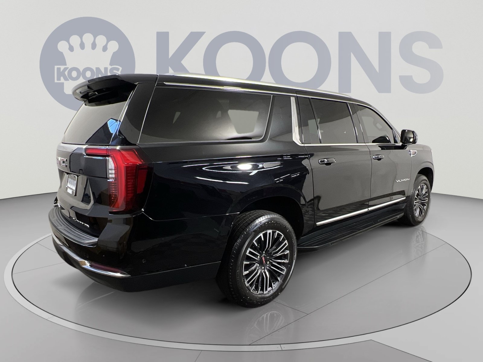Used 2025 GMC Yukon XL Elevation w/ Elevation Premium Package AWD/4WD image 11