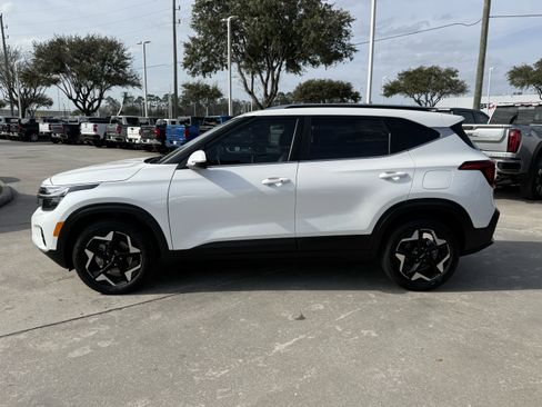 Used 2024 Kia Seltos EX image 8