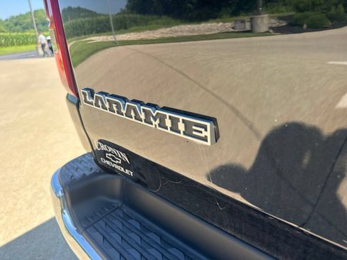 Used 2023 RAM 1500 Laramie AWD/4WD image 14