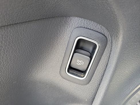 Used 2023 Mercedes-Benz CLA 250 image 21