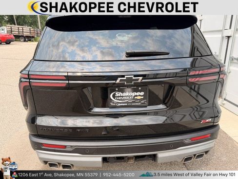 Used 2024 Chevrolet Traverse Z71 w/ Enhanced Driving Package AWD/4WD image 3