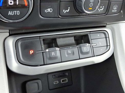 Used 2023 GMC Acadia SLT image 22