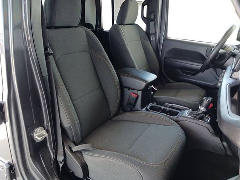 Used 2025 Jeep Gladiator Sport AWD/4WD image 28