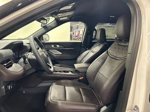 New 2027 Ford Explorer Platinum w/ LUX Leather Package AWD/4WD image 10