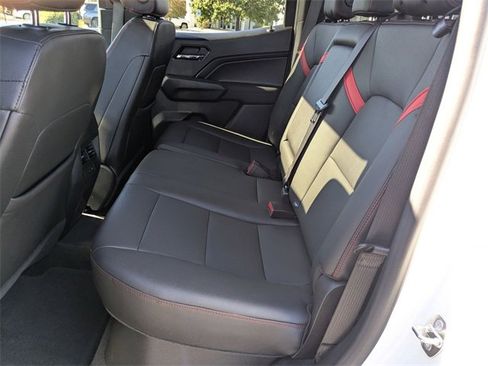 Used 2023 Chevrolet Colorado Z71 w/ Z71 Convenience Package 2 image 31