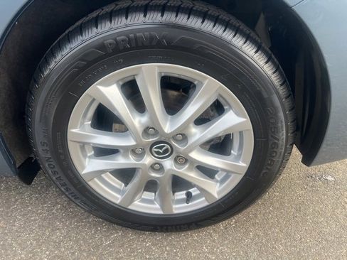 Used 2016 MAZDA MAZDA3 i Touring image 11