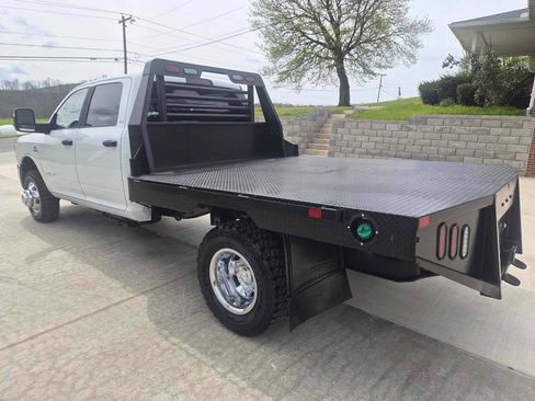 Used 2024 RAM 3500 SLT w/ Quick Order Package 2YG SLT AWD/4WD image 6