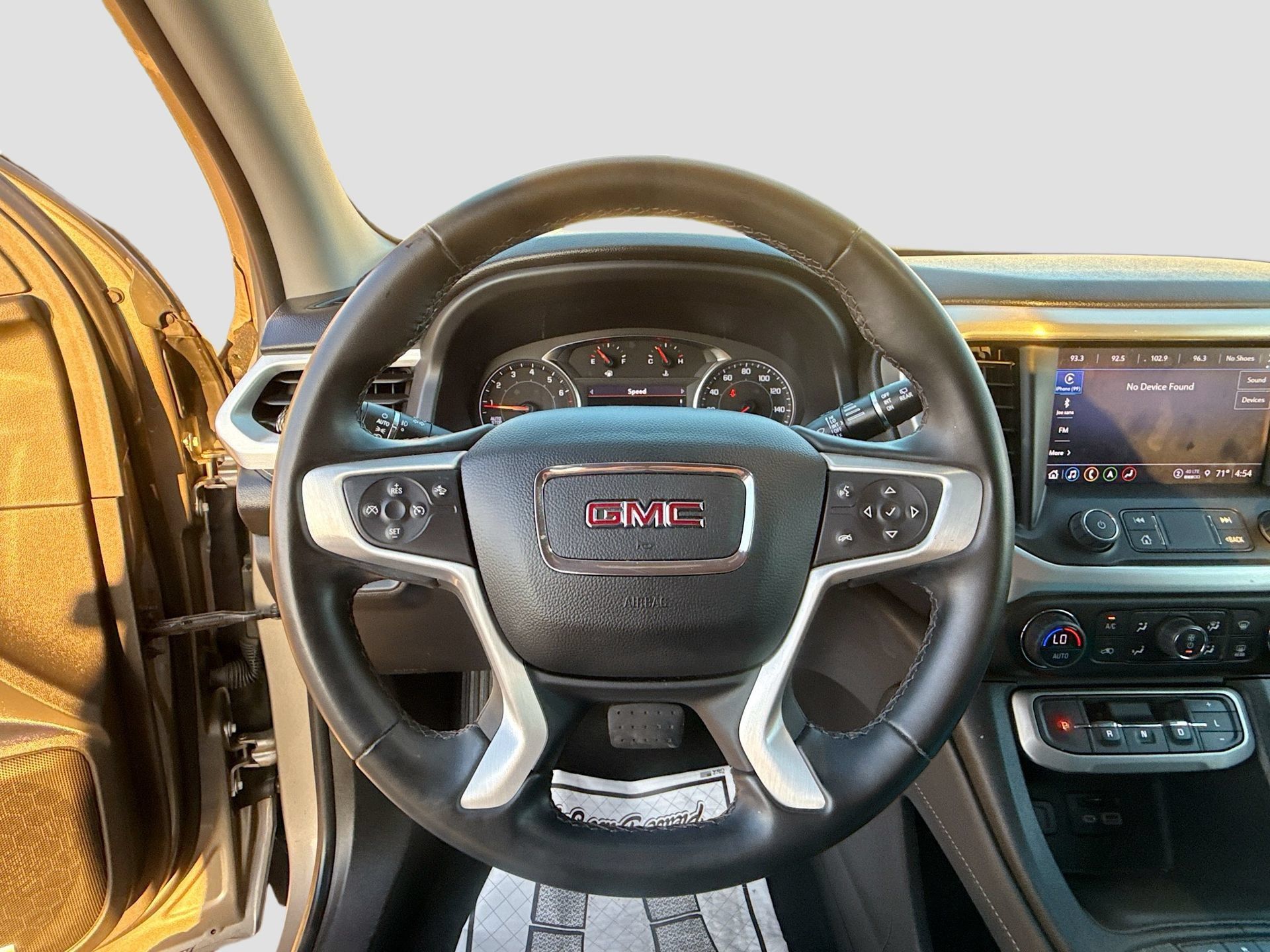 Used 2023 GMC Acadia SLT AWD/4WD image 11