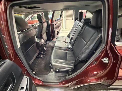 Used 2018 Toyota Highlander XLE FWD image 55