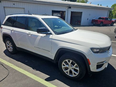 Used 2022 Jeep Grand Cherokee Limited AWD/4WD image 4