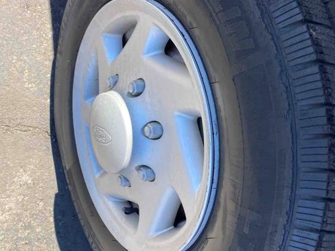 Used 2009 Ford E-350 and Econoline 350 XLT image 32