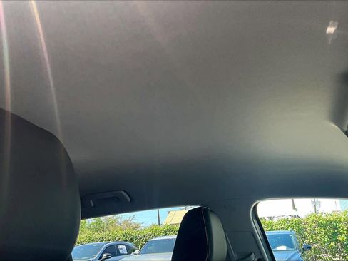 Used 2025 Volkswagen Taos SE w/ Black Wheel Package image 14