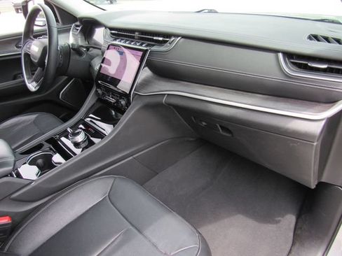 Used 2022 Jeep Grand Cherokee Limited AWD/4WD image 11