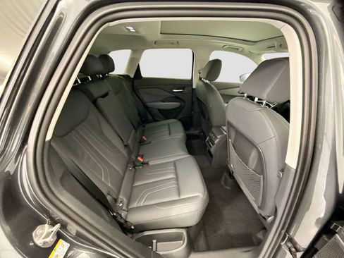 New 2026 Audi Q3 quattro 2.0T AWD/4WD image 21