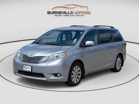 Used 2017 Toyota Sienna XLE Premium w/ Protection Package AWD/4WD image 3