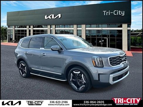 New 2025 Kia Telluride S image 1