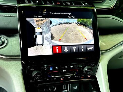 Used 2023 Jeep Grand Cherokee L Overland w/ Advanced Protech Group III AWD/4WD image 19