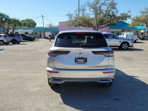 New 2026 Mitsubishi Outlander SE FWD image 5