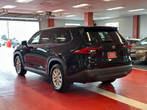 Certified 2024 Toyota Grand Highlander AWD image 5