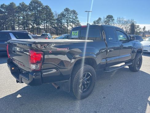 Used 2020 Toyota Tacoma SR w/ SR Convenience Package image 8