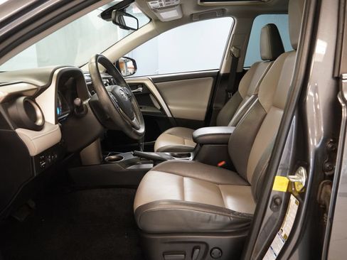 Used 2014 Toyota RAV4 Limited w/ Technology Package AWD/4WD image 6