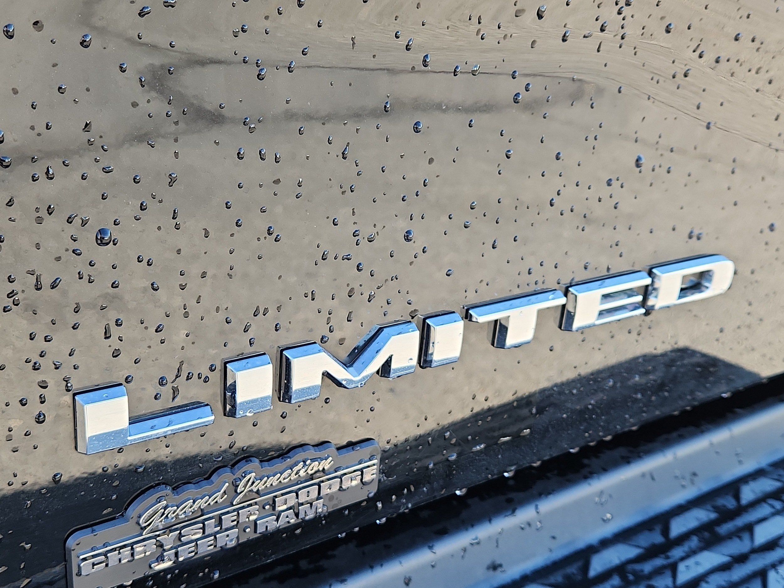 Used 2024 RAM 3500 Limited AWD/4WD image 6