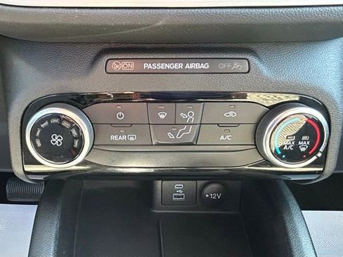 Used 2022 Ford Escape SE image 15