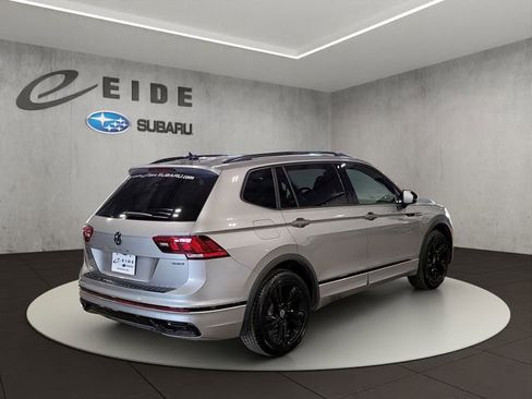 Used 2023 Volkswagen Tiguan SE R-Line AWD/4WD image 4