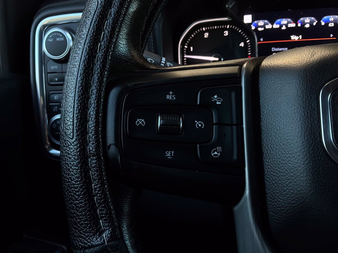 Used 2021 GMC Sierra 2500 Denali w/ Denali Black Diamond Edition AWD/4WD image 58