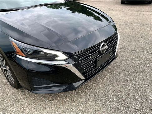 Used 2025 Nissan Altima 2.5 SV FWD image 8