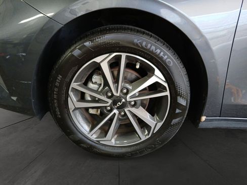 Used 2024 Kia Forte LXS image 14