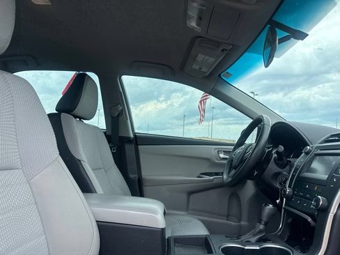 Used 2017 Toyota Camry SE FWD image 28