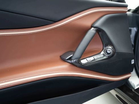 Used 2022 Ferrari 812 GTS RWD image 16