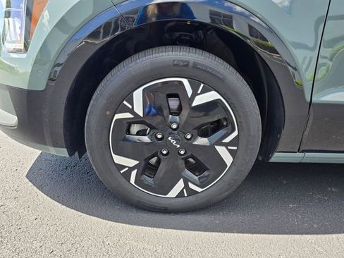 Used 2023 Kia Niro Wave w/ Wave Preserve Package FWD image 12